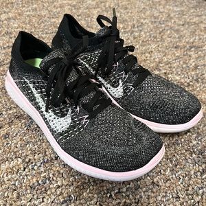 NWOT Nike Free Run Flyknit